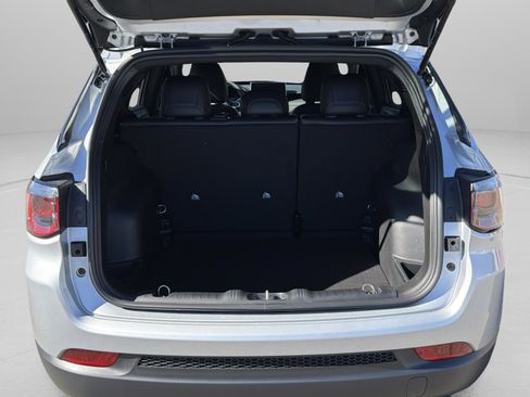 New 2026 Jeep Compass Latitude image 28