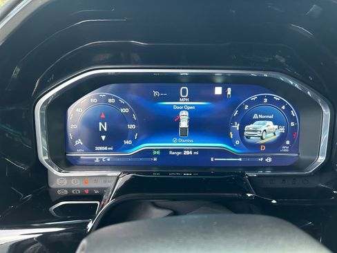 Used 2022 Chevrolet Silverado 1500 RST image 16