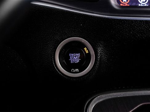 Used 2017 Dodge Challenger R/T image 17