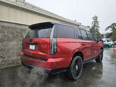 Used 2025 Cadillac Escalade V image 8