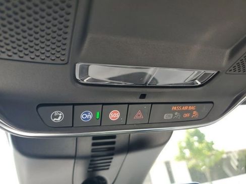 Used 2025 Chevrolet Traverse High Country FWD image 37