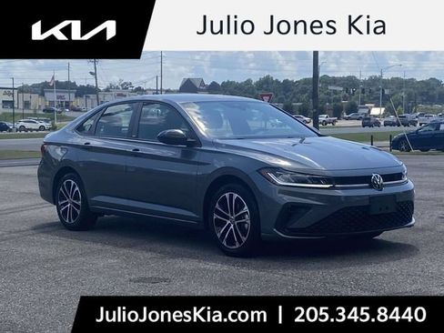 Used 2025 Volkswagen Jetta Sport FWD image 1