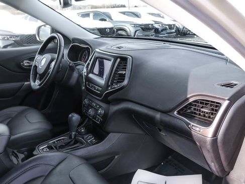 Used 2020 Jeep Cherokee Latitude Lux w/ Comfort/Convenience Group image 33