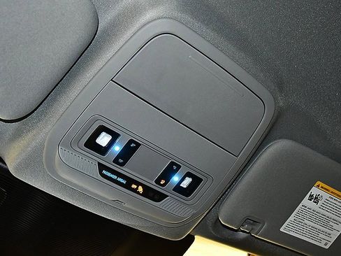 Used 2024 Ford Explorer XLT w/ Class IV Trailer Tow Package image 27