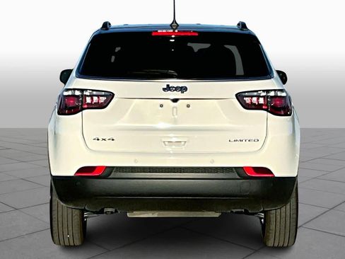 Used 2025 Jeep Compass Limited image 4
