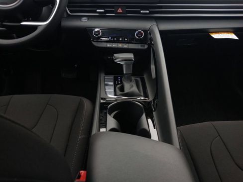 New 2026 Hyundai Elantra Hybrid FWD image 11
