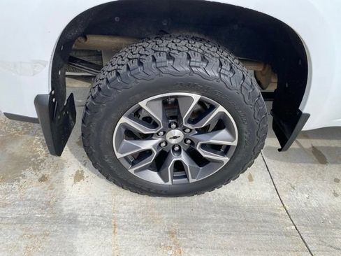 Used 2019 Chevrolet Silverado 1500 RST AWD/4WD image 14