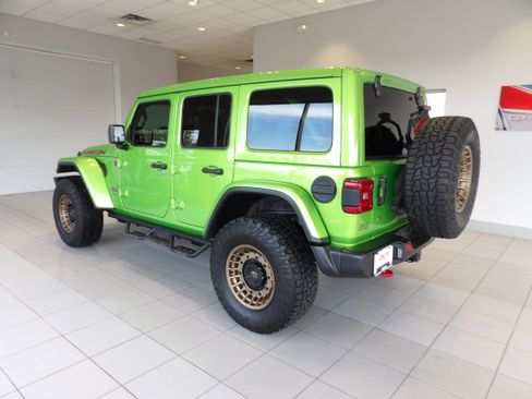 Used 2019 Jeep Wrangler Unlimited Rubicon AWD/4WD image 6