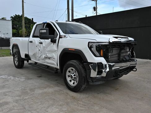 Used 2024 GMC Sierra 3500 Pro w/ Convenience Package AWD/4WD image 2