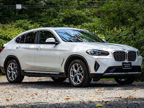 Used 2024 BMW X4 xDrive30i w/ Parking Assistance Package image 20