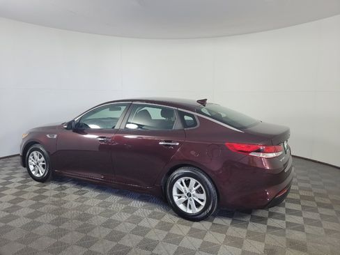 Used 2017 Kia Optima LX FWD image 3