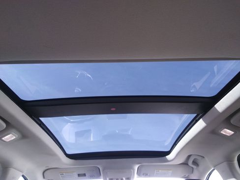 Used 2021 Ford Escape Titanium w/ Titanium Elite Package image 9