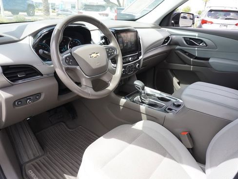 Used 2019 Chevrolet Traverse LT FWD image 17