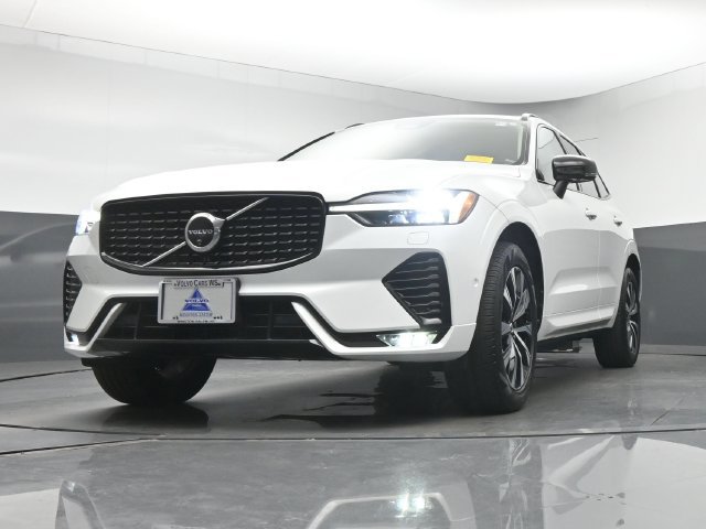 Used 2024 Volvo XC60 B5 Plus w/ Protection Package Premier AWD/4WD image 12