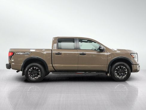 Used 2022 Nissan Titan PRO-4X w/ Pro-4x Convenience Package AWD/4WD image 7