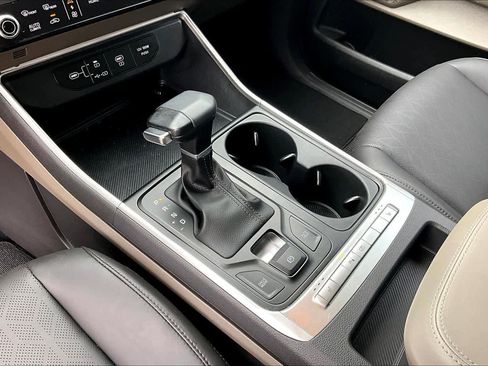 Certified 2026 Kia Carnival FWD image 15