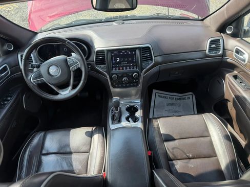 Used 2018 Jeep Grand Cherokee Overland AWD/4WD image 16