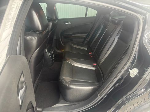 Used 2019 Dodge Charger SXT image 12