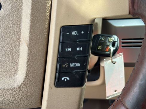 Used 2013 Ford F150 King Ranch w/ King Ranch Luxury Pkg AWD/4WD image 24