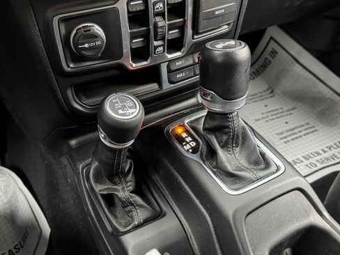 Used 2024 Jeep Wrangler High Altitude image 37