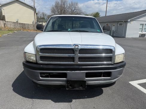 Used 2000 Dodge Ram 1500 Truck 2WD Regular Cab image 2