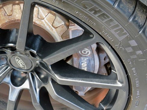 Used 2016 Ford Mustang Shelby GT350 w/ Technology Package image 12