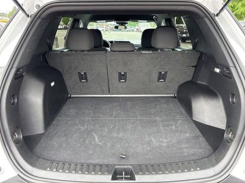 Used 2025 Chevrolet Equinox LT FWD image 12