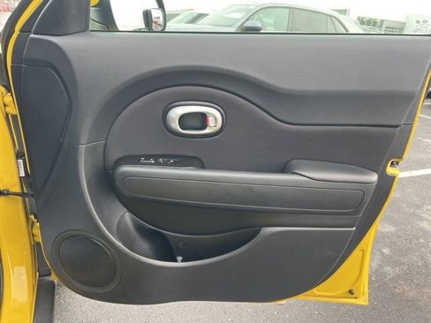 Used 2015 Kia Soul + image 26