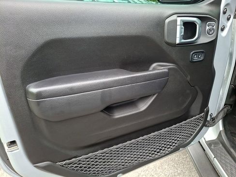 Used 2022 Jeep Wrangler Unlimited Sport AWD/4WD image 14
