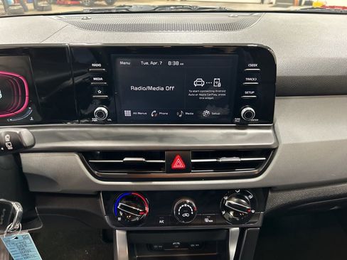 Used 2025 Kia Seltos LX image 17