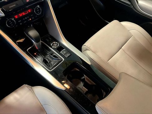 Used 2024 Mitsubishi Eclipse Cross SE image 20