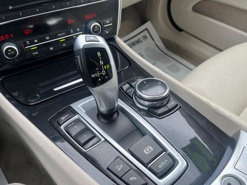 Used 2014 BMW 535i Gran Turismo xDrive AWD/4WD image 32