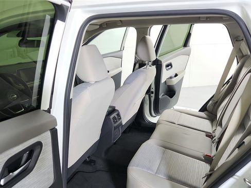 Used 2023 Nissan Rogue SV image 16