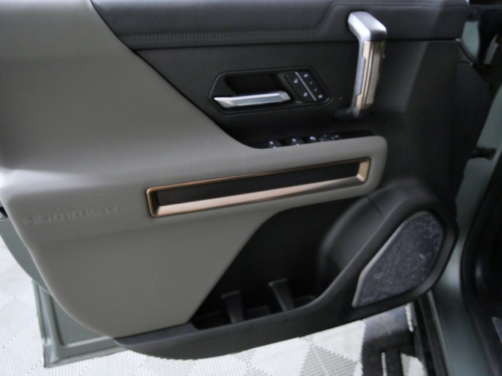 Used 2024 GMC Hummer EV 3X AWD/4WD image 14