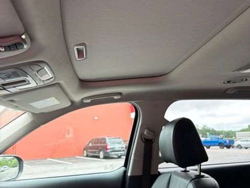 Used 2025 Kia Telluride S FWD image 15