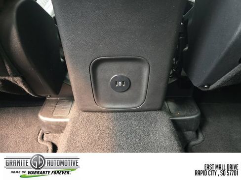 Used 2025 Ford Escape ST-Line Select AWD/4WD image 34