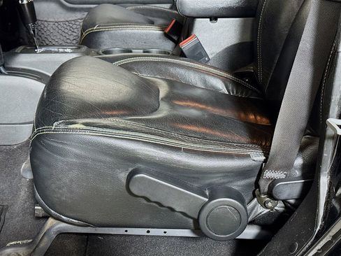 Used 2018 Jeep Wrangler Unlimited Sport image 16