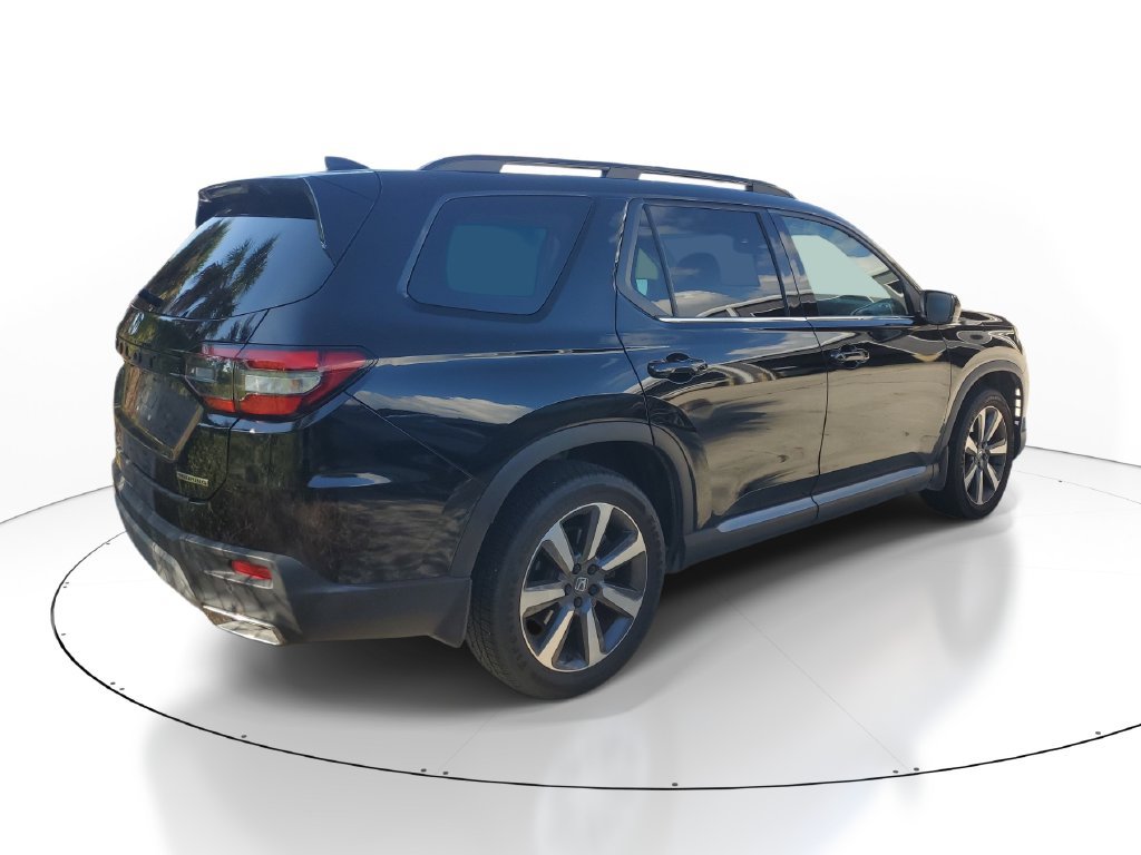 Used 2025 Honda Pilot Touring image 5