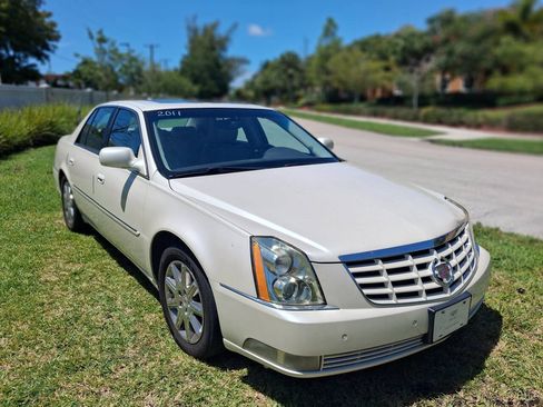 Used 2011 Cadillac DTS Premium w/ Driver Awareness Package FWD image 3