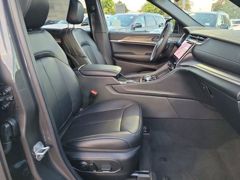 New 2025 Jeep Grand Cherokee L Limited w/ Luxury Tech Group II image 15