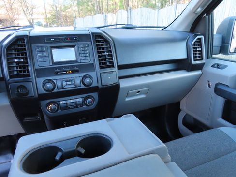 Used 2019 Ford F150 XL w/ Trailer Tow Package image 21