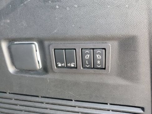 Used 2023 GMC Yukon Denali AWD/4WD image 31