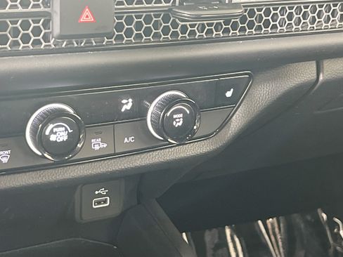 Used 2023 Honda HR-V Sport image 19