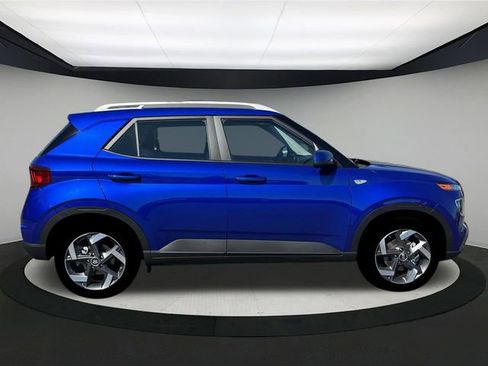 New 2026 Hyundai Venue SEL image 9