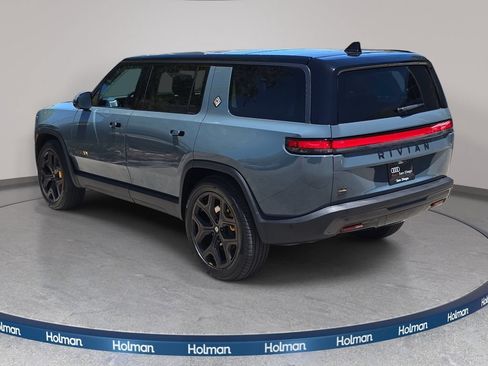 Used 2025 Rivian R1S Premium AWD/4WD image 8