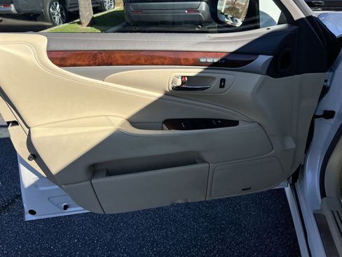 Used 2016 Lexus LS 460 L image 14