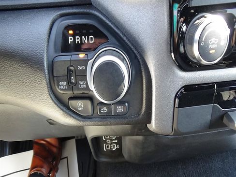 Used 2025 RAM 1500 Warlock AWD/4WD image 28