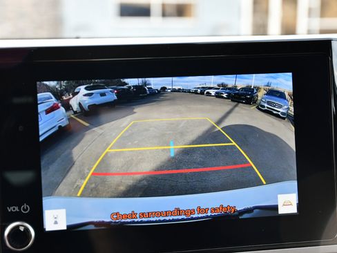 Used 2025 Toyota Camry LE image 20