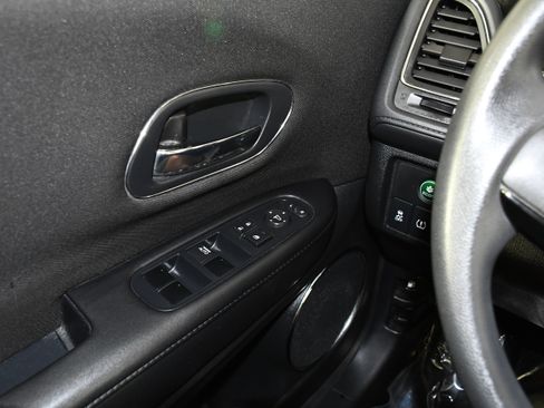 Used 2016 Honda HR-V EX image 32