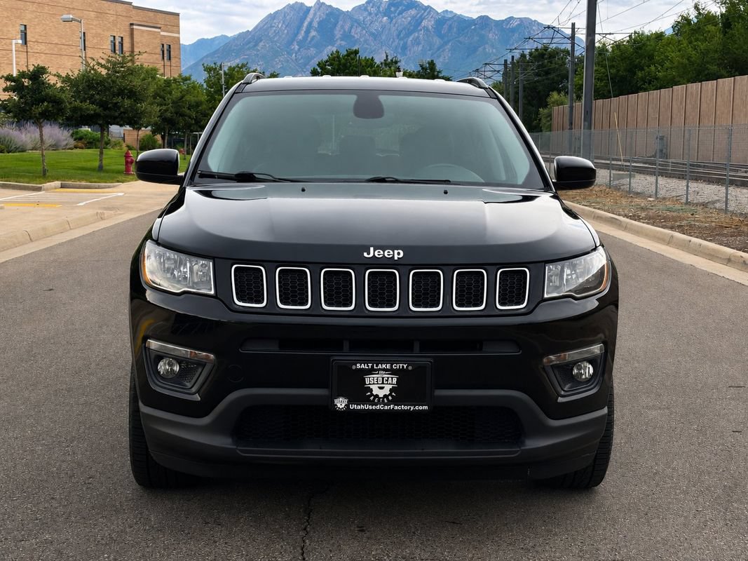 Used 2017 Jeep Compass Latitude w/ Popular Equipment Group AWD/4WD image 8
